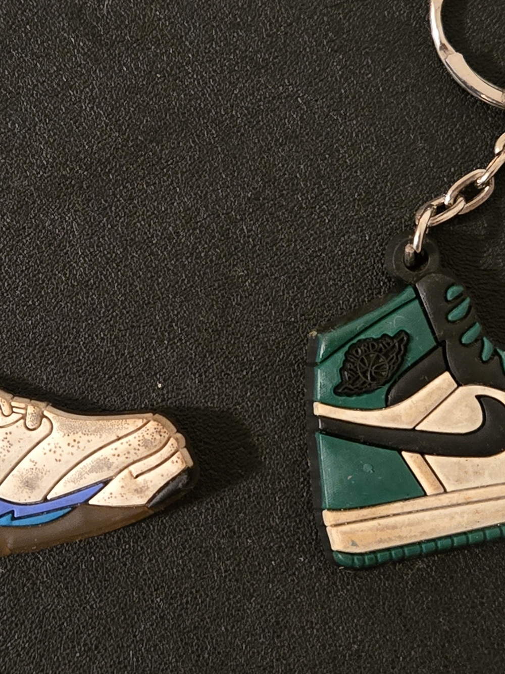 Jordan Sneaker Keychain Set - Assorted Colors - Picture 3 of 7